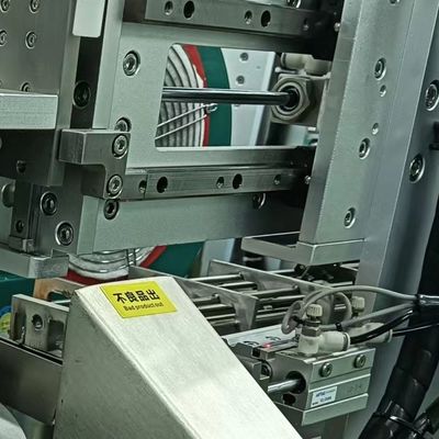 Ein guter Preis. Blade Feeding Medical Product Assembly Machine OEM mit Steuerungssystem für PLC Online