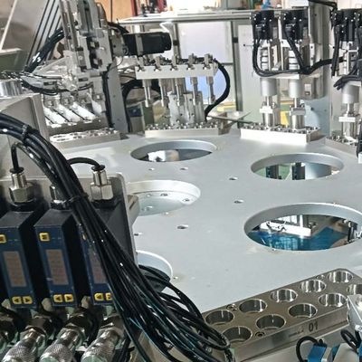 Ein guter Preis. Maßgeschneiderte Flaschenverschlussmaschine aus Edelstahl automatisch Online