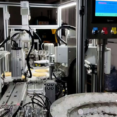 Ein guter Preis. Berührungsschirm-CRC-Kappenmontage-Maschine mit PLC-Steuerung Online