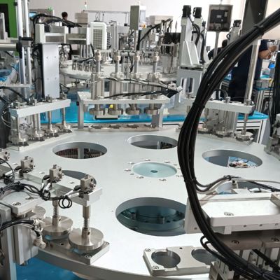 Ein guter Preis. PLC-Controlled Urine Cap Assembly Machine 2500-7500pcs/h Online