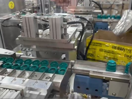 Ein guter Preis. Hocheffiziente Flip-Cap-Montagemaschine mit 4500-15000 Stück/Std. Geschwindigkeit und 99 % Qualifizierungsrate für lineare oder rotative Anwendungen Online