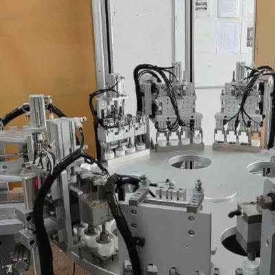 Ein guter Preis. 220V Voltage Desiccant Cap Assembly Machine with 100% Qualification Check and Vibrating Feeder for Pharmaceutical Use Online