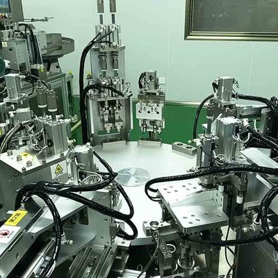 Ein guter Preis. Flip-Cap-Montage Maschine Rotationsfüllmaschine und -verschlusszeugnis CE Online