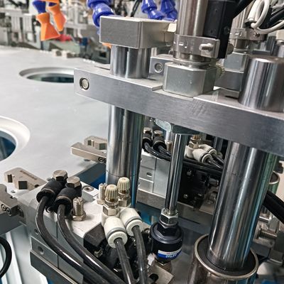 Ein guter Preis. Desinfektionskappe Automatische Flaschenverschlussmaschine Edelstahl Material OEM Online