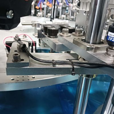 Ein guter Preis. Füllmaschine mit Trocknungsmittelkappe Gelkappenmaschine mit Servomotor und Indexantrieb Online
