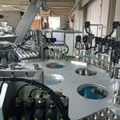 Ein guter Preis. Rotationskappenmontage-Maschine AC380V Automatische Schraubkappenmaschine OEM Online