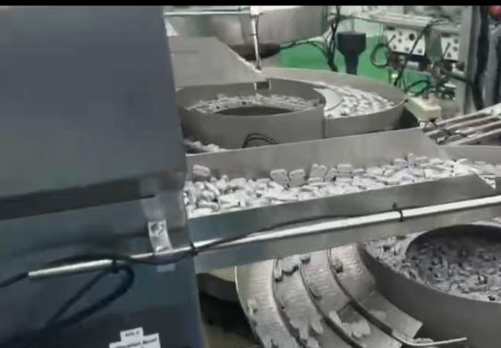 Vollautomatische Euro Cap Montage-Maschine für IV-Infusionsbeutel und Flaschen