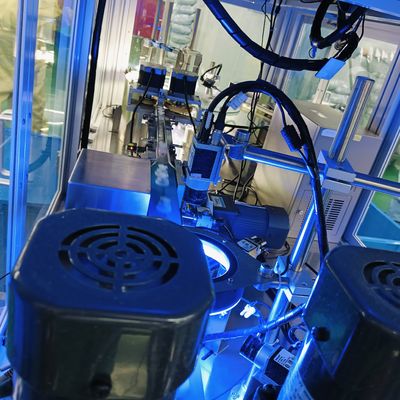 Infusionskappen-Einschlagtester erkennt schwarze Flecken Fremdkörperfehler hohe Kapazität schnelle Laufgeschwindigkeiten