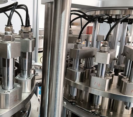 Ein guter Preis. Edelstahl und Aluminiumlegierung Euro Cap Montage-Maschine für Kunststoff IV Infusionsprodukte Hochgeschwindigkeit und qualifizierte Rate Online