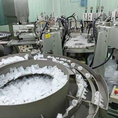 Ein guter Preis. Stabiler Druck und garantierte Kappe mit servo-verknüpften Stangstruktur System Medizinische Infusionsflasche Kappen Montage Maschine Online