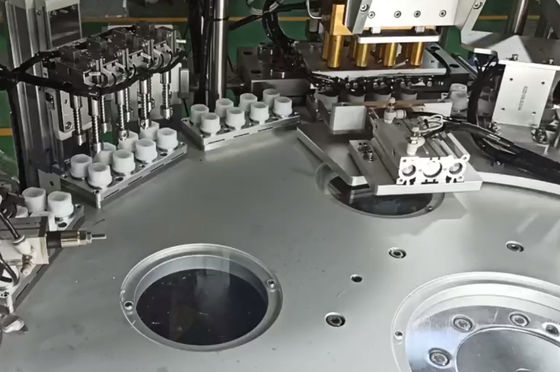 Ein guter Preis. Hochgradig anpassbare Euro Cap Montage-Maschine für IV-Infusionsprodukte nach Ihren Spezifikationen Online
