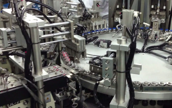 Ein guter Preis. Maschine zur Montage von medizinischen Produkten mit Servomotor für Softbags und Aluminium-Plastikkappen aus Nicht-PVC Online