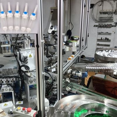 Ein guter Preis. Professionelle individuell angepasste Montage-Maschine für medizinische Produkte für I.V. Tropfen mit optischen Faserinspektionen und Lösungen Online