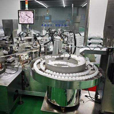 Einfach bedienbare Maschine für die Montage von Ringkappen, mit mehrsprachiger Anzeige und PLC-Steuerung