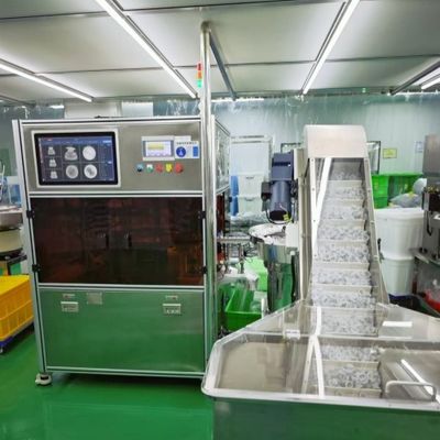 Genaue Bildprüfung Maschine zum Nachweis der Infusionskappe Erscheinung von Oberflächenkratzern und Flecken auf Produkten, die die traditionelle künstliche Sehkontrolle ersetzen