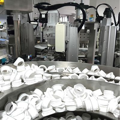 Automatische Milchkappenmontage-Maschine mit nicht standardisierter Leistung