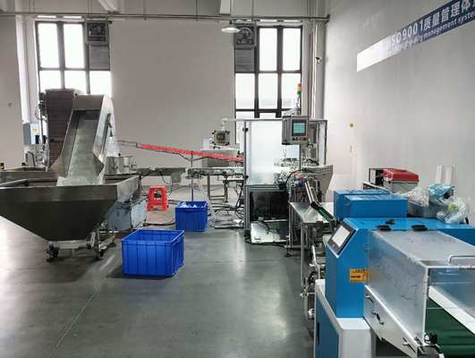 Ein guter Preis. Schraubmaschine und Verpackungsmaschine für die gesamte Produktionslinie verbunden Online